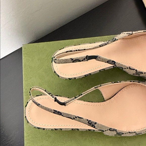 Gucci GG Pointed Toe Slingback Heels - Picture 4 of 8